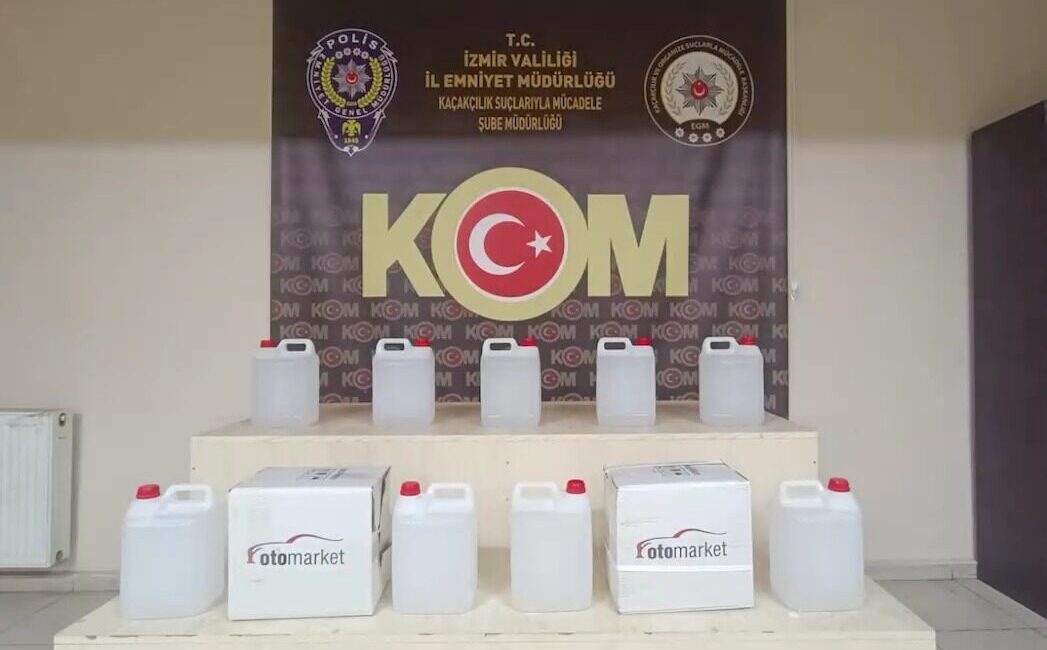 İZMİR (AA) – İzmir'de düzenlenen operasyonlarda 8 ton 300 litre
