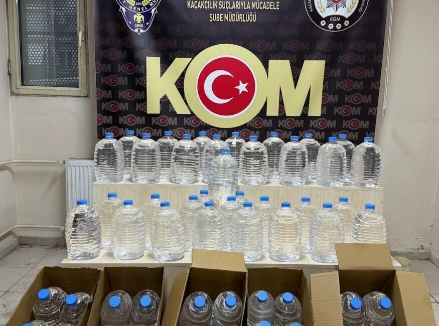 İZMİR (AA) – İzmir'de düzenlenen operasyonda 3,5 ton etil alkol