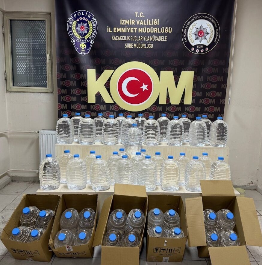 İZMİR (AA) – İzmir'de düzenlenen operasyonda 3,5 ton etil alkol