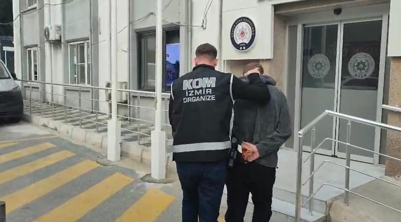 İZMİR (AA) – İzmir'de sosyal medyada suç örgütlerinin propagandasını yaptıkları