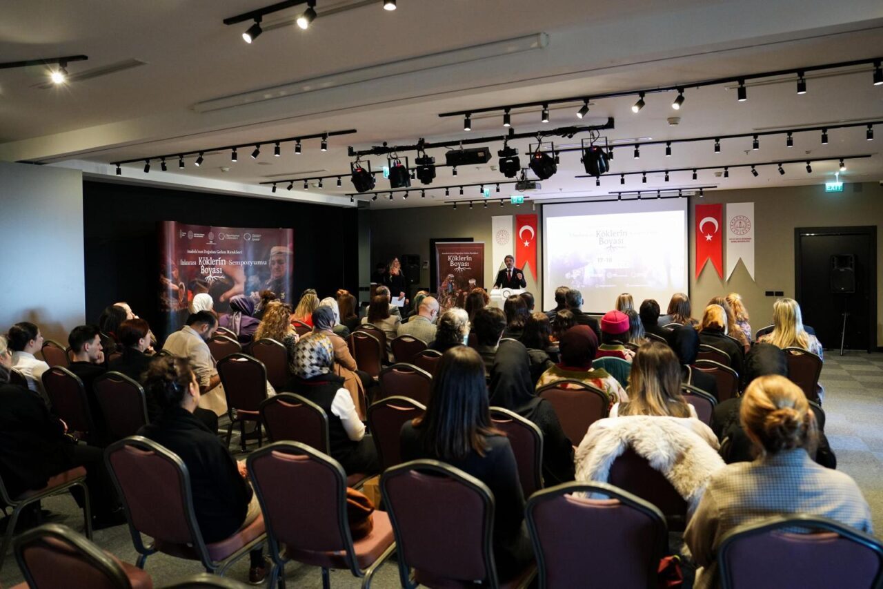 İZMİR (AA) – İzmir'de Milli Eğitim Bakanlığı Hayat Boyu Öğrenme