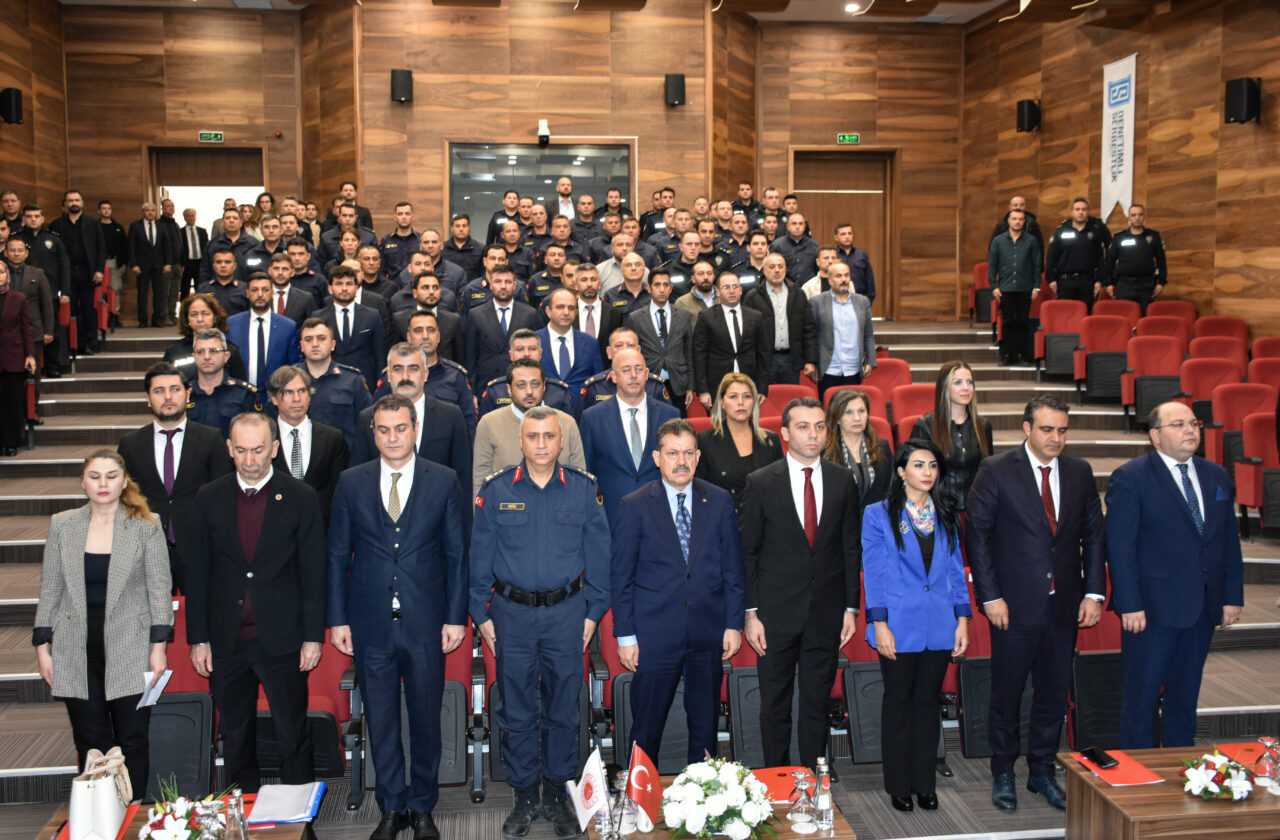 - İzmir Cumhuriyet Başsavcısı Ali Yeldan:
- "Her kullanıcı ileride bir
