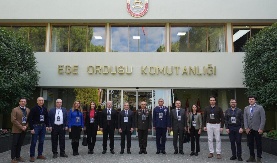 - Ege Ordusu Komutanı Orgeneral İrfan Özsert:
"Geleceğin muharebelerinde üstünlük, silah