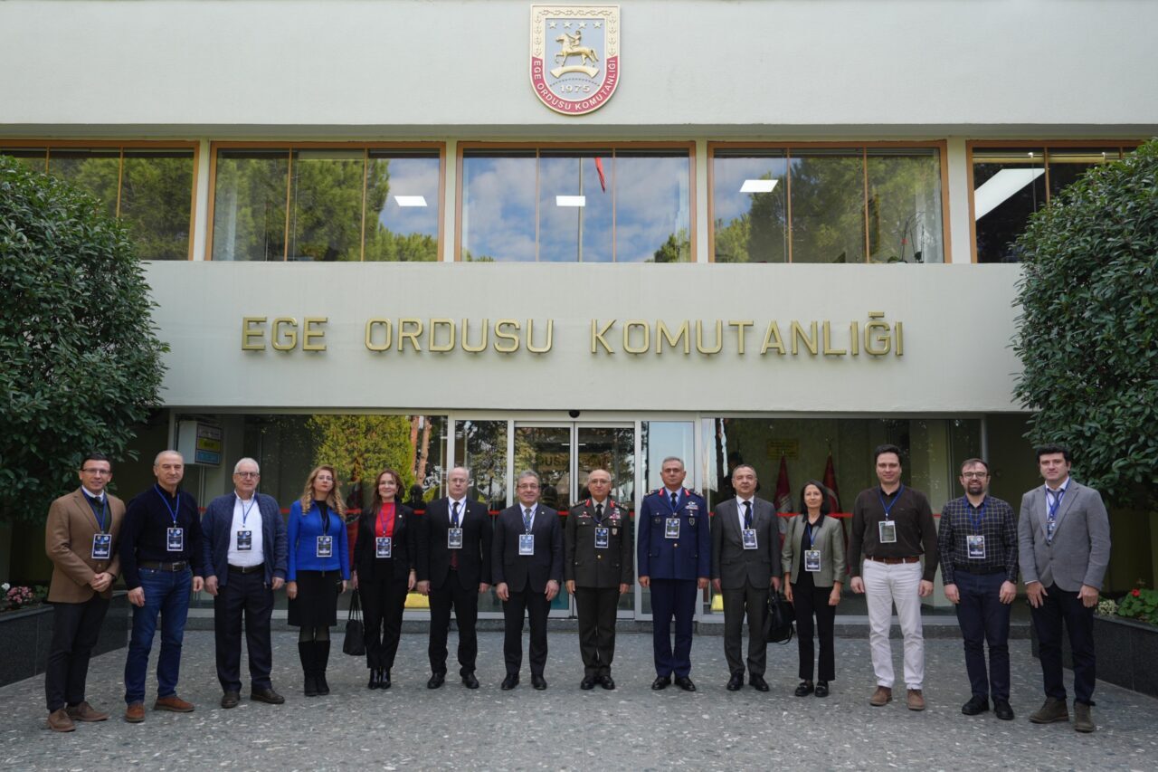- Ege Ordusu Komutanı Orgeneral İrfan Özsert:
"Geleceğin muharebelerinde üstünlük, silah