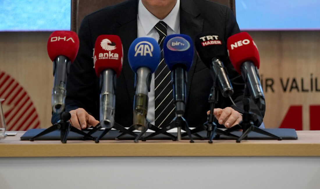 İZMİR (AA) – İzmir Valisi Süleyman Elban, yılbaşı gecesi 13