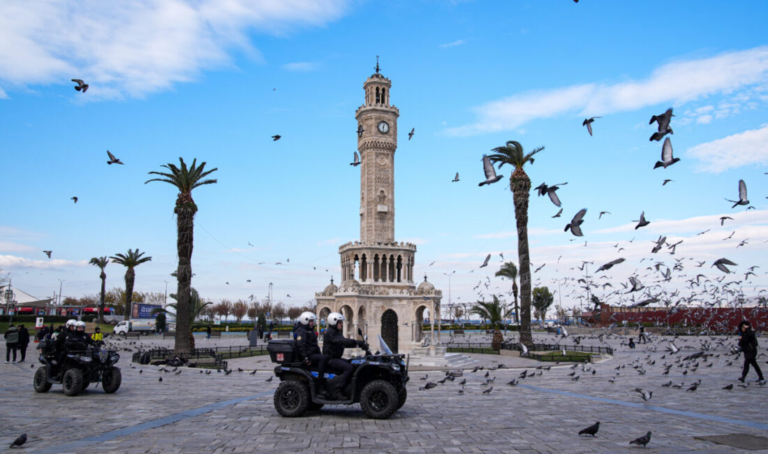 İZMİR (AA) – İzmir polisi, yılbaşı tedbirleri kapsamında dron destekli