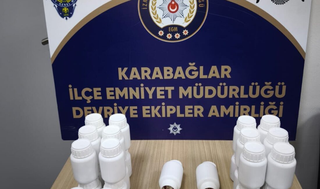 İZMİR (AA) – İzmir'in Karabağlar ilçesinde düzenlenen uyuşturucu operasyonunda 2