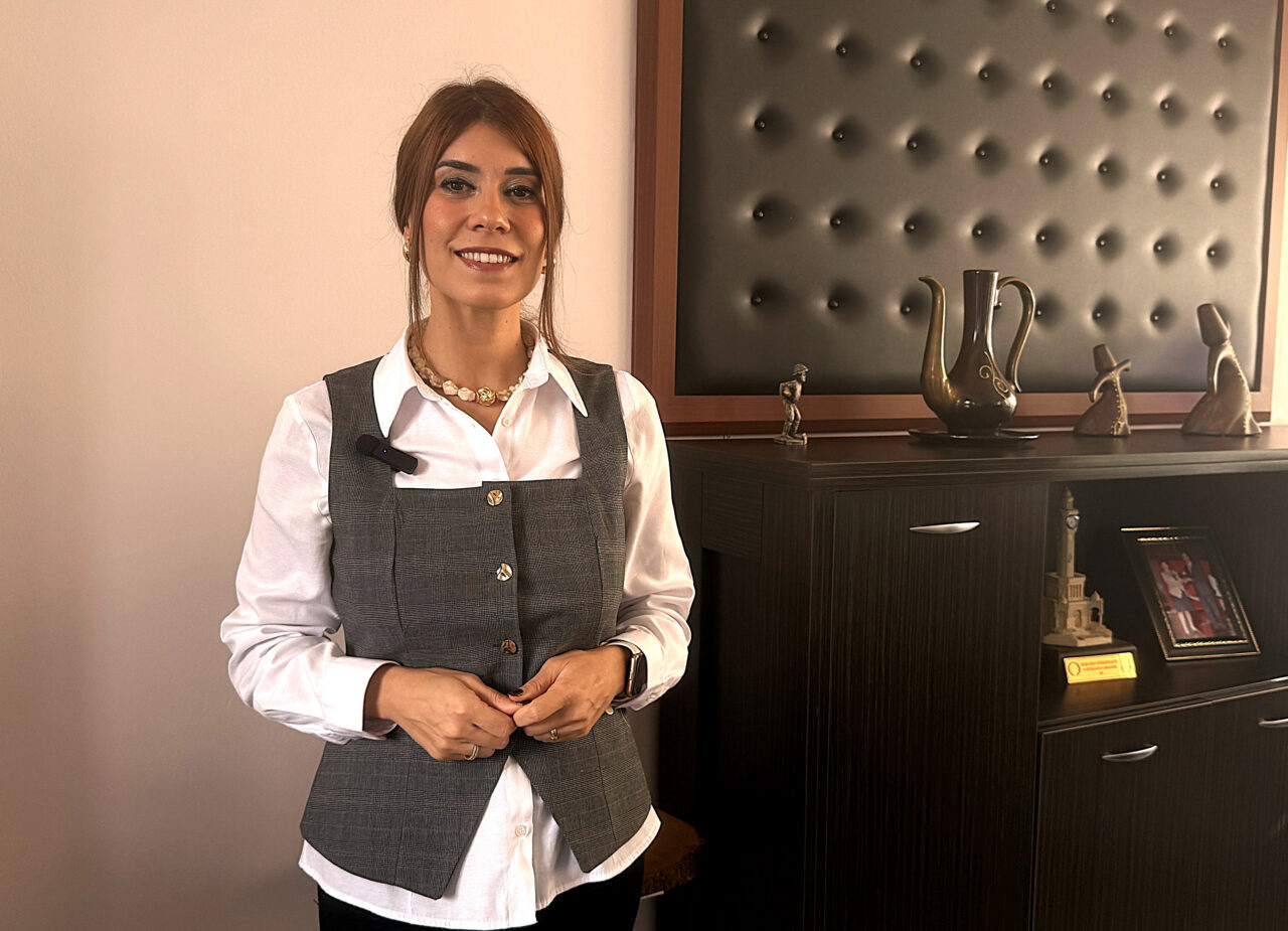 İZMİR (AA) – İzmir'in Tire ilçesinde görev yapan İngilizce öğretmeni