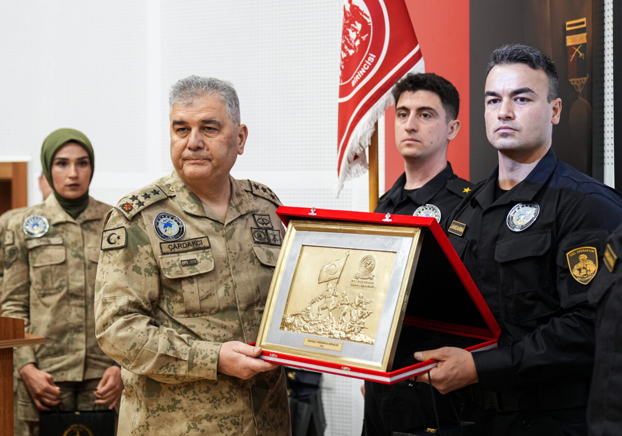 - Yarışmada Ankara 3'üncü Jandarma Komando Operasyon Tabur Komutanlığı birinci,