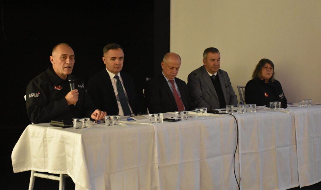 İZMİR (AA) – İzmir'in Kemalpaşa ilçesinde, İl Afet ve Acil