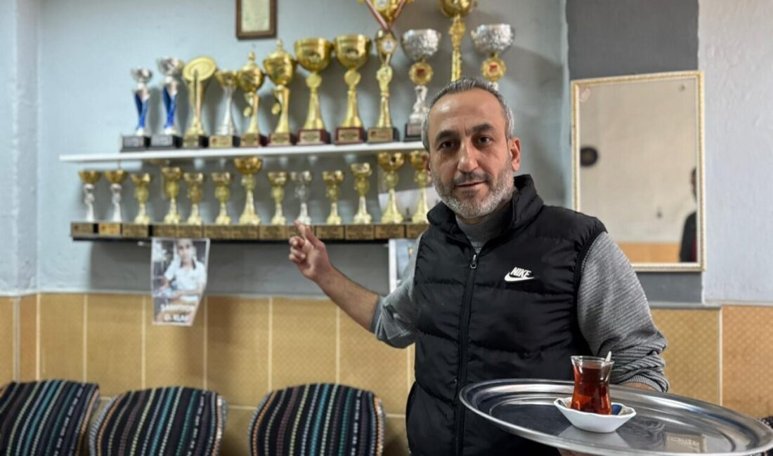 - Aydın'ın Nazilli ilçesince çay ocağı işleten İsmail Demirkol, posta