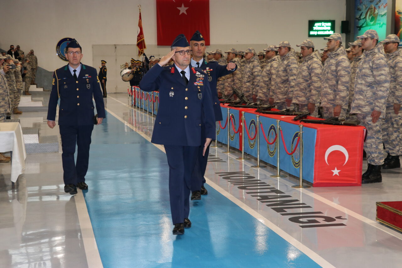 KÜTAHYA (AA) – Kütahya Hava Er Eğitim Tugay Komutanlığında, temel