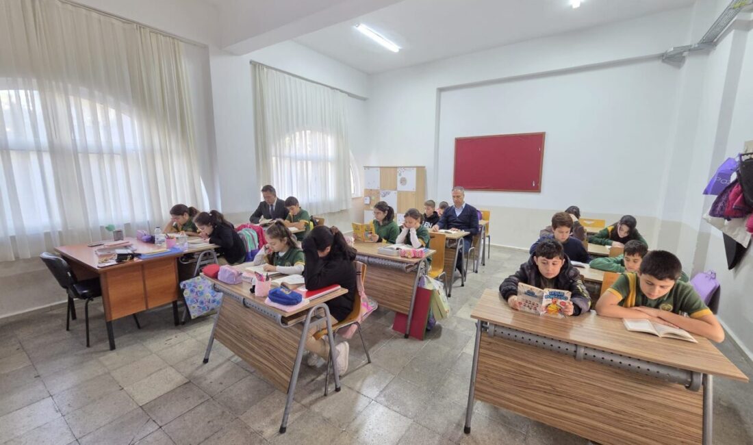 MUĞLA (AA) – Marmaris Kaymakamı Nurullah Kaya, "Bir Kitap Bir