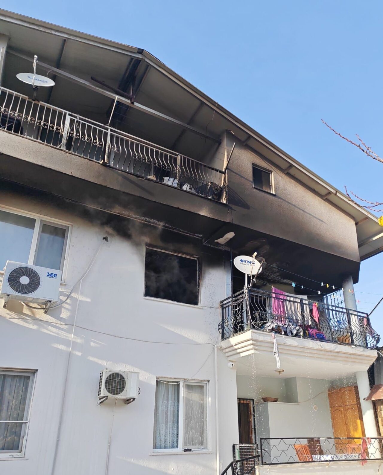 MUĞLA (AA) – Muğla'nın Marmaris ilçesinde bir aparman dairesinde çıkan