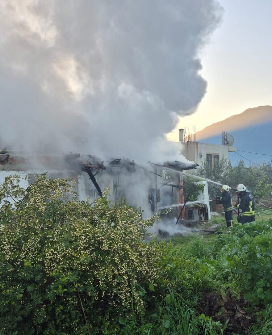 MUĞLA (AA) – Muğla'nın Fethiye ilçesinde müstakil evde çıkan yangın