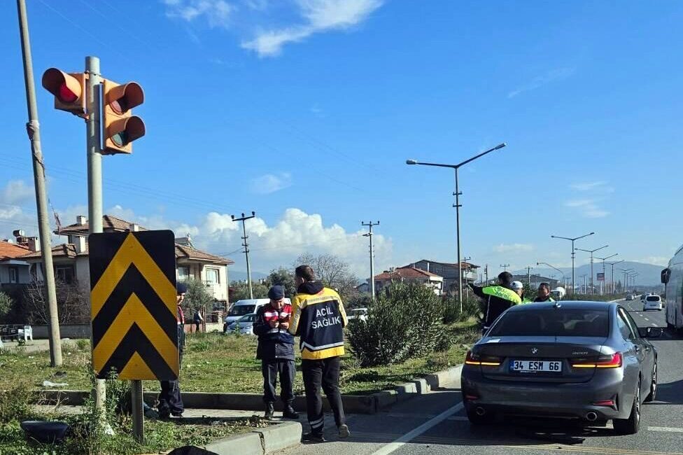 MUĞLA (AA) – Muğla'nın Menteşe ilçesinde otomobille çarpışan motosikletin sürücüsü