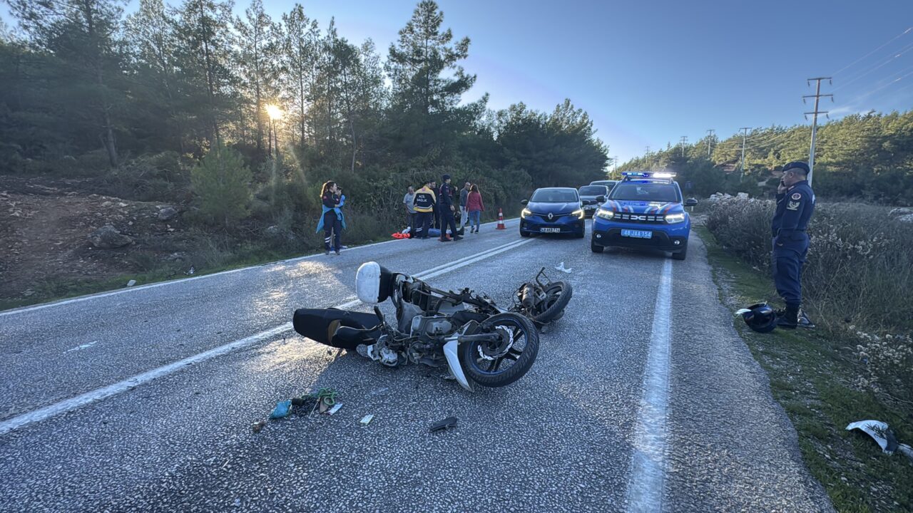 MUĞLA (AA) – Muğla'nın Bodrum ilçesindeki 2 trafik kazasında 3
