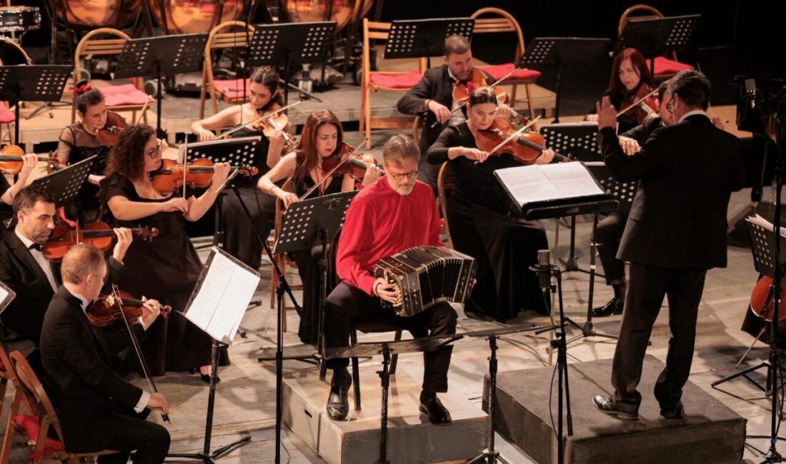 İZMİR (AA) – Olten Filarmoni Orkestrası, tangodan klasik repertuvara uzanan