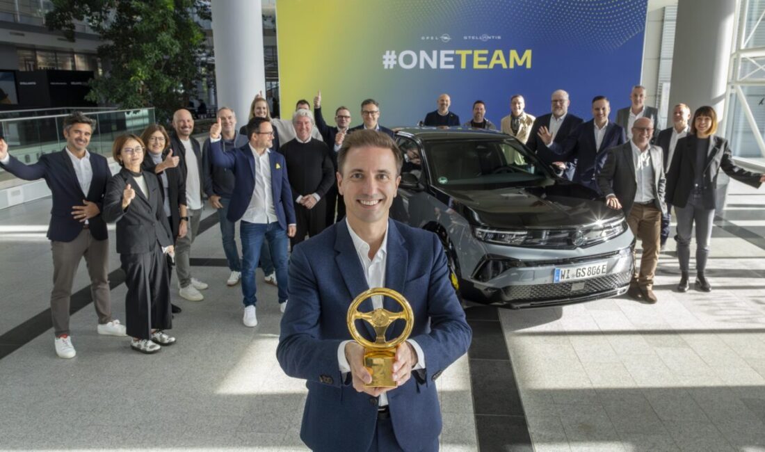 - Opel Üst Yöneticisi (CEO) Florian Huettl:
- "Okuyucuların ve AUTO