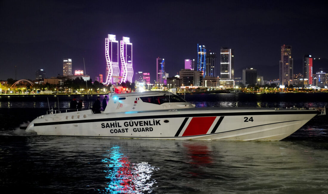 İZMİR (AA) – Sahil Güvenlik Ege Deniz Bölge Komutanı Tümamiral