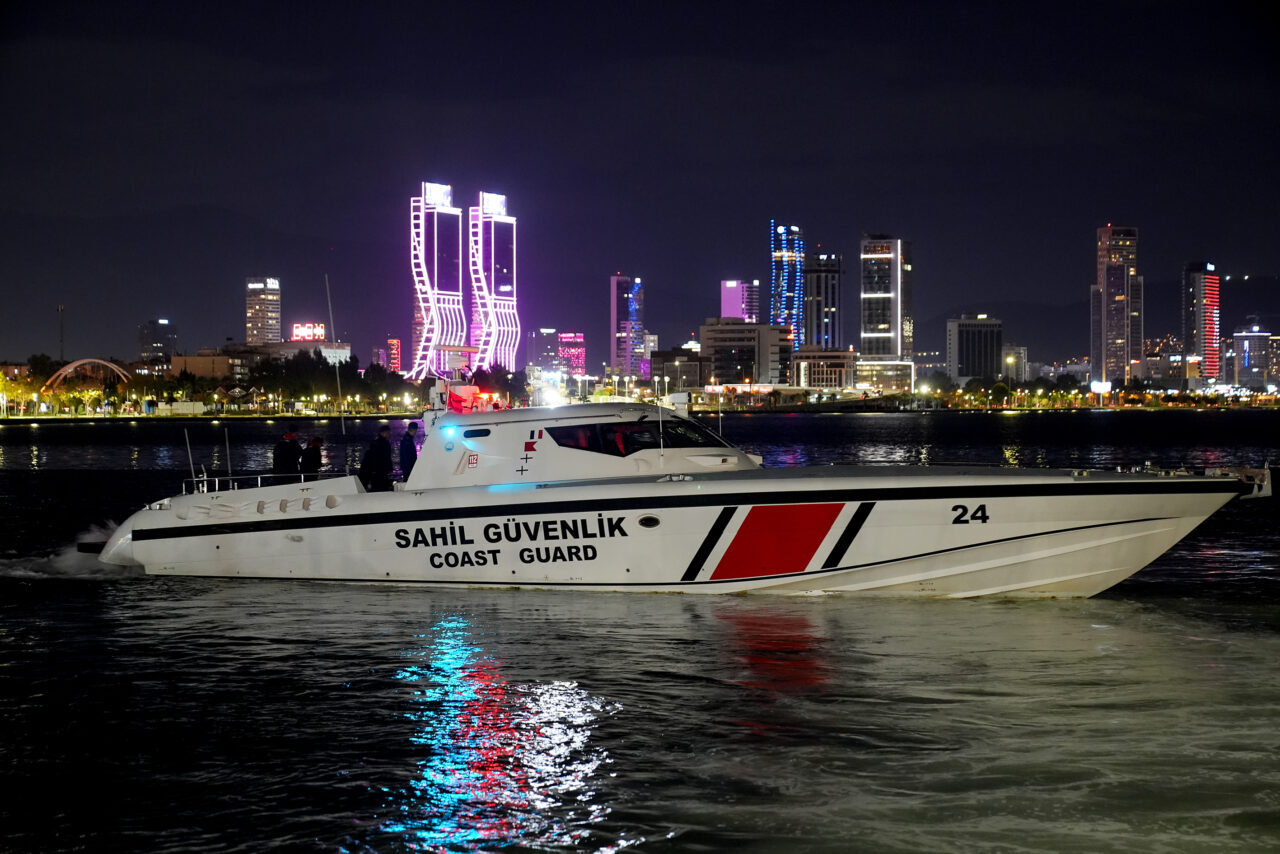 İZMİR (AA) – Sahil Güvenlik Ege Deniz Bölge Komutanı Tümamiral