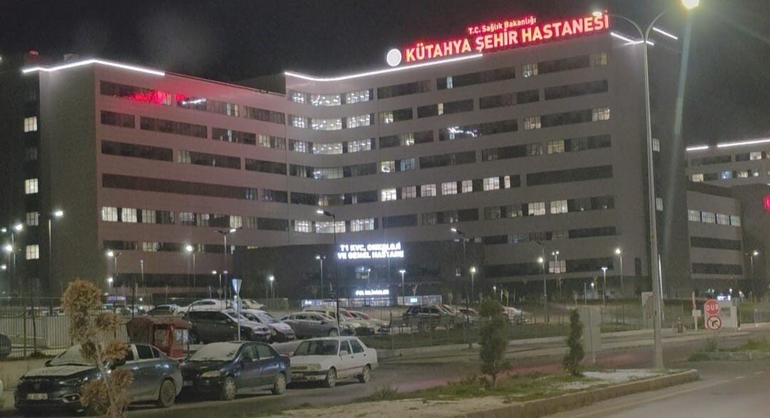 Kütahya’da bir kadın, tartıştığı arkadaşı tarafından bıçaklanarak hayatını kaybetti. Olay,