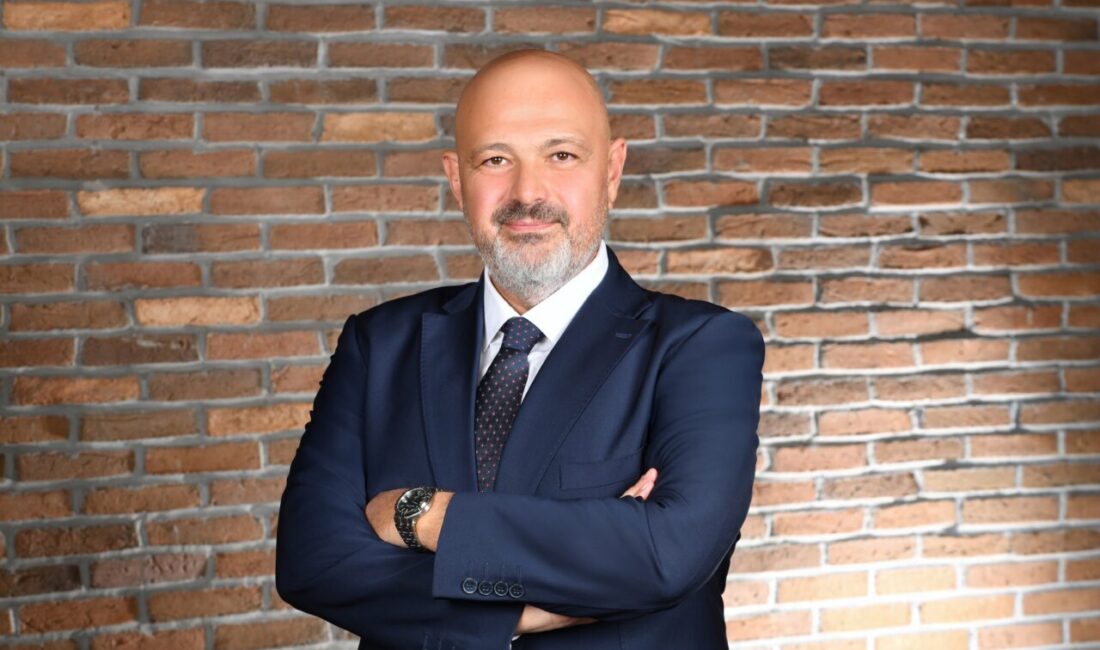 - TEB Bankasürans Grup Direktörü Ali Lülü:
- "Müşterilerimizin ihtiyaçlarını doğru