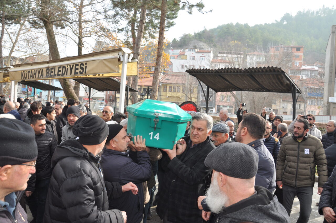 KÜTAHYA (AA) – İstanbul'da tedavi gördüğü hastanede 87 yaşında vefat