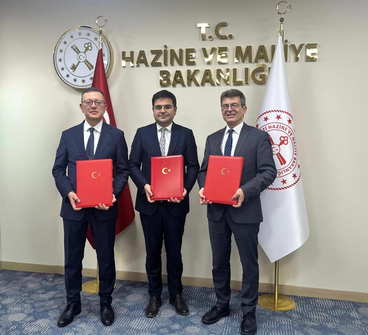 - TSKB Genel Müdürü Ozan Uyar:
- "Bu kaynakla Türkiye ve