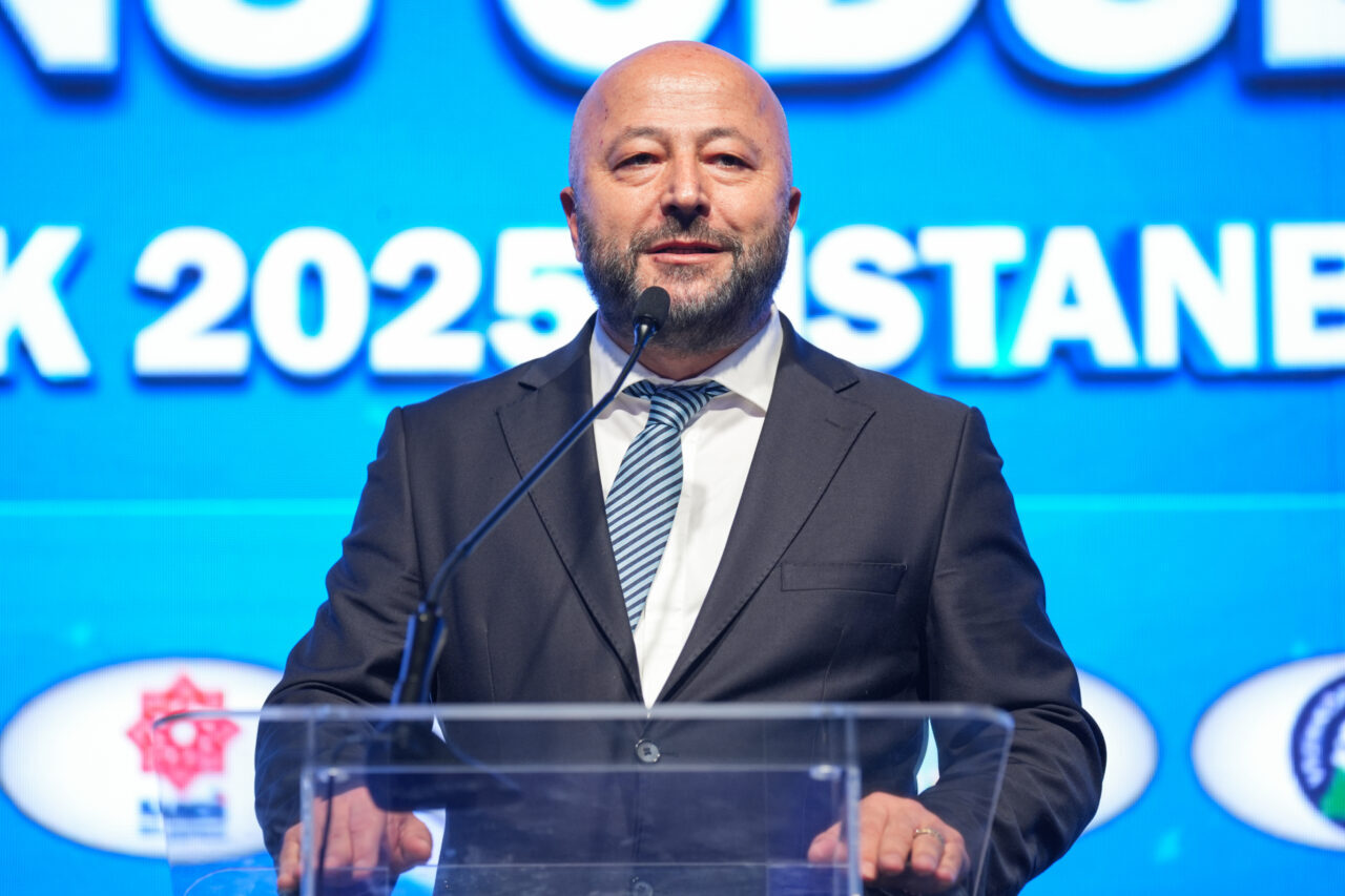 - Türkiye Geleneksel Güreşler Federasyonu Başkanı İbrahim Türkiş:
"Başpehlivanlarımızı ülkemizde tanımayan