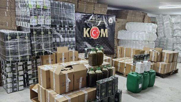 UŞAK (AA) – Uşak'ta bir depoda 22 bin 375 litre