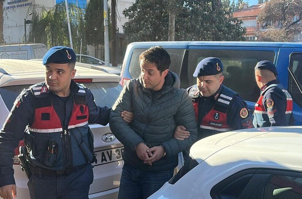 UŞAK (AA) – Uşak'ın Eşme ilçesinde 3 kişinin hayatını kaybettiği