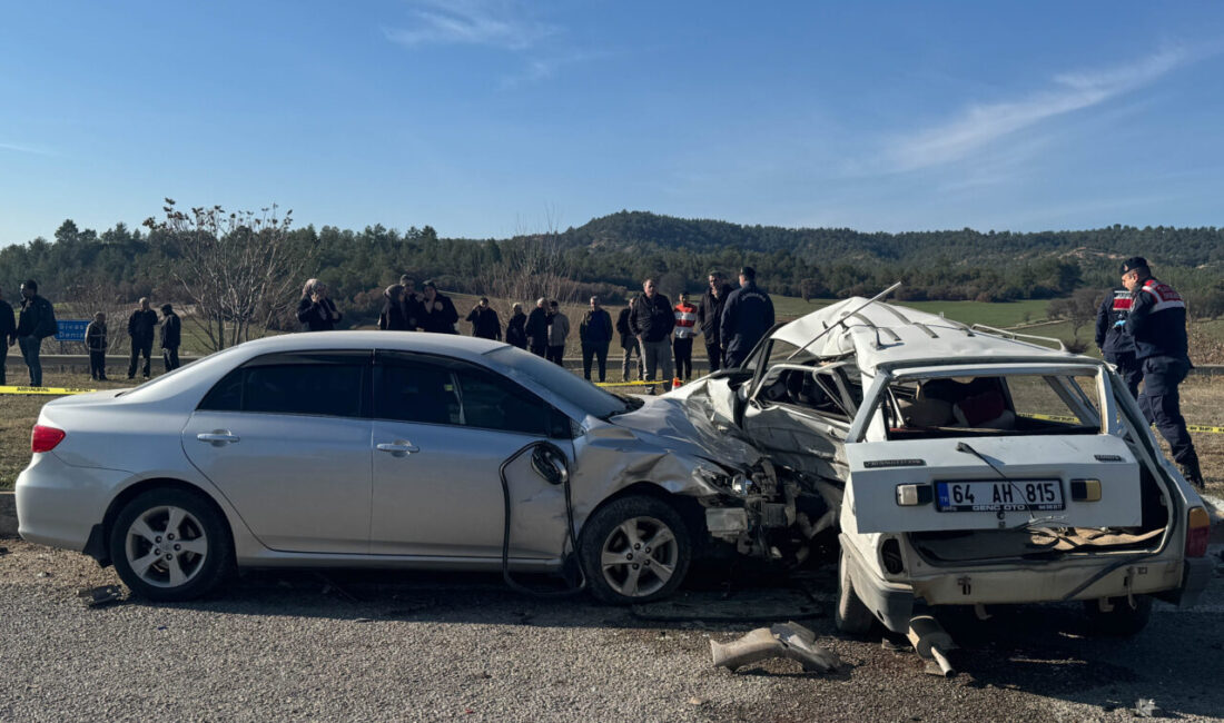 UŞAK (AA) – Uşak'ta iki otomobilin çarpışması sonucu 2 kişi