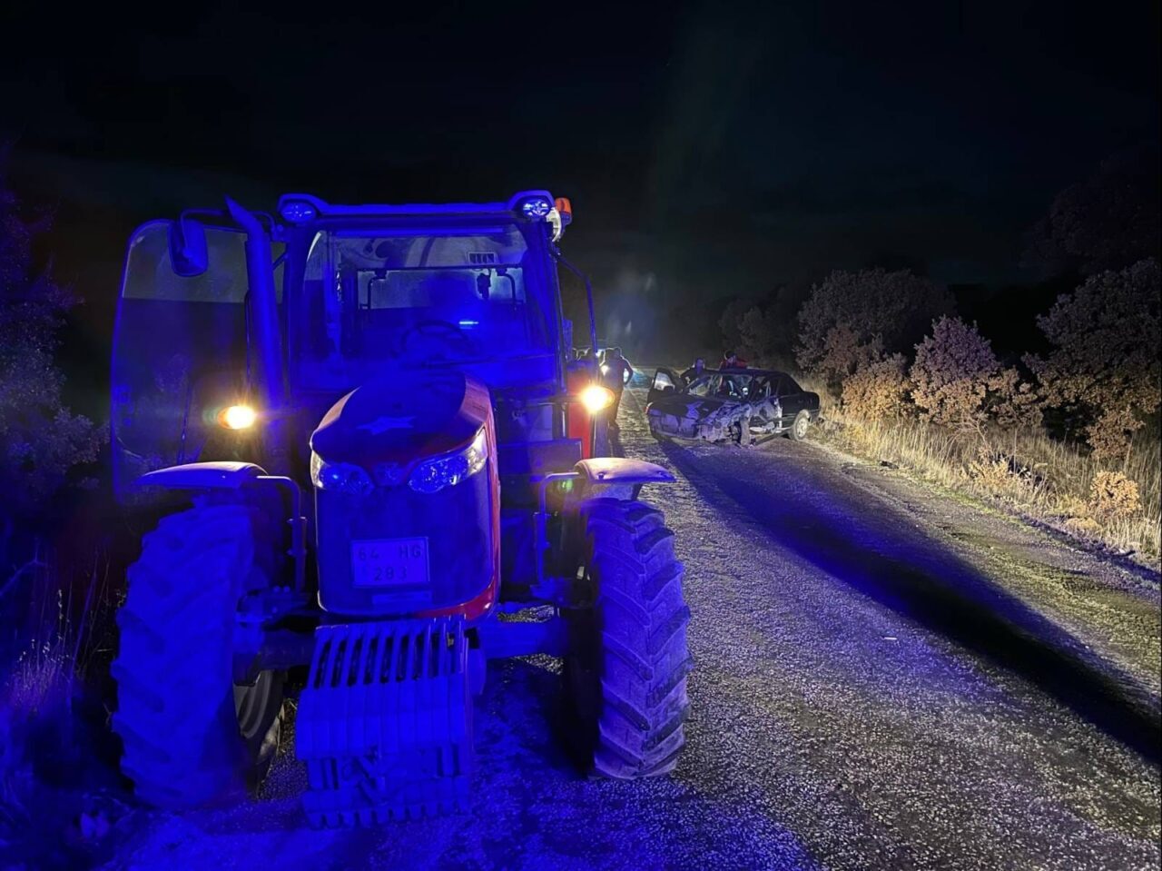 UŞAK (AA) – Uşak'ın Ulubey ilçesinde traktör ile çarpışan otomobildeki