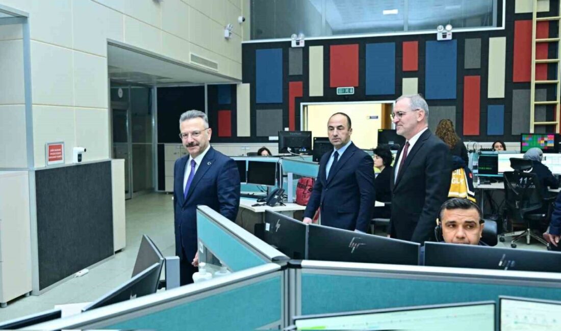 Eskişehir Valisi Hüseyin Aksoy, 112 Acil Çağrı Merkezi Müdürlüğünü ziyaret
