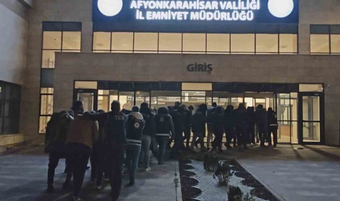 Afyonkarahisar’da yabancı uyruklu şahıslara yönelik gerçekleştirilen operasyonda, 9’u DEAŞ silahlı