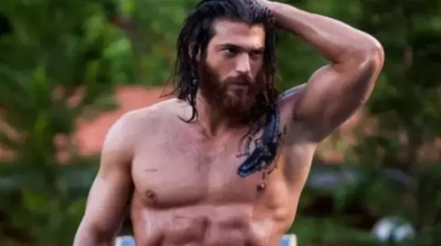 Ünlü oyuncu Can Yaman, İstanbul'da düzenlenen geniş çaplı "uyuşturucu" ve