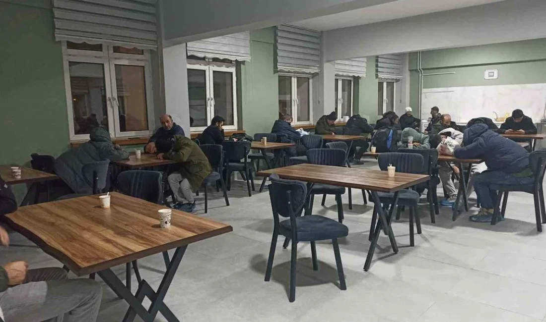 Sivas bu gece beyaz felaketi yaşadı! Dondurucu soğuk ve şiddetli