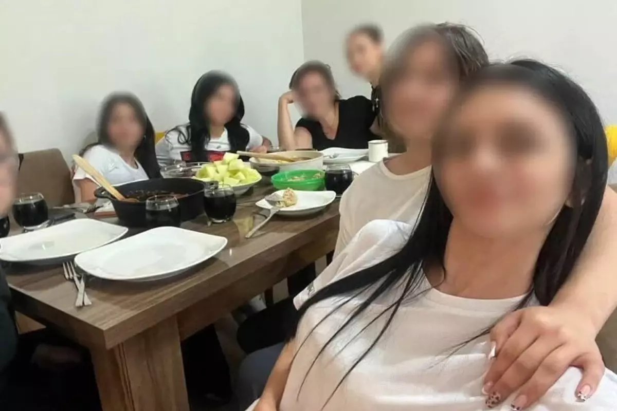 Eğitim camiası, bir öğretmenin ders saatinde öğrencilerini kendi şahsi işlerinde