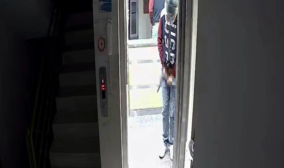 Adana'da gerçekleşen akılalmaz hırsızlık olayı, güvenlik kameralarına yansıyan iğrenç detaylar