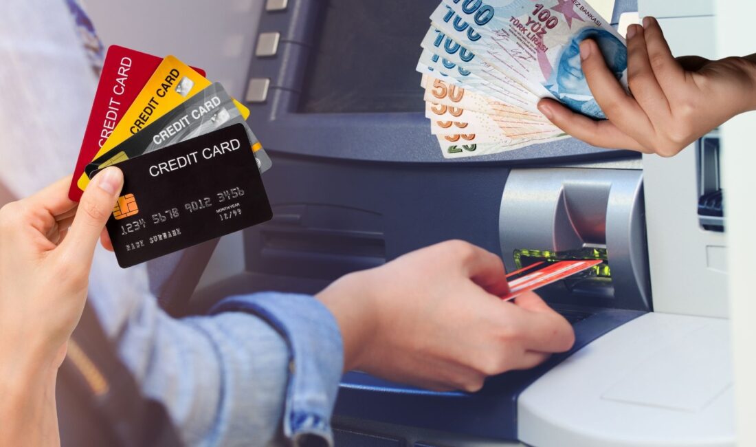 ATM'lerin hemen hemen hepsi para çektikten sonra, önce kartı ardından