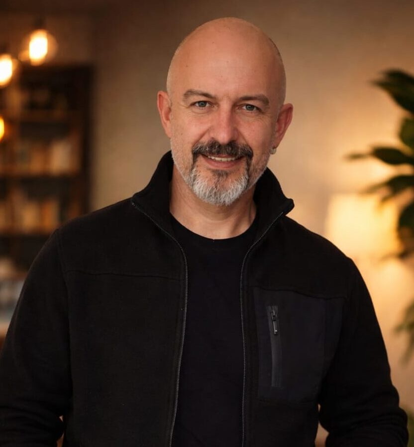 Levent Gökçen yazar fotoğrafı