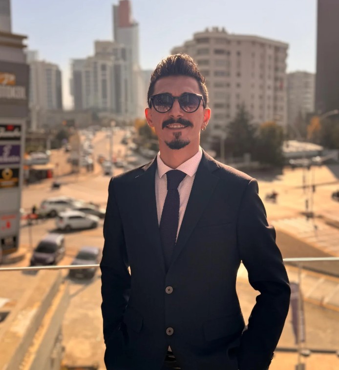 Ahmet Mert DOKUZOĞLU yazar fotoğrafı