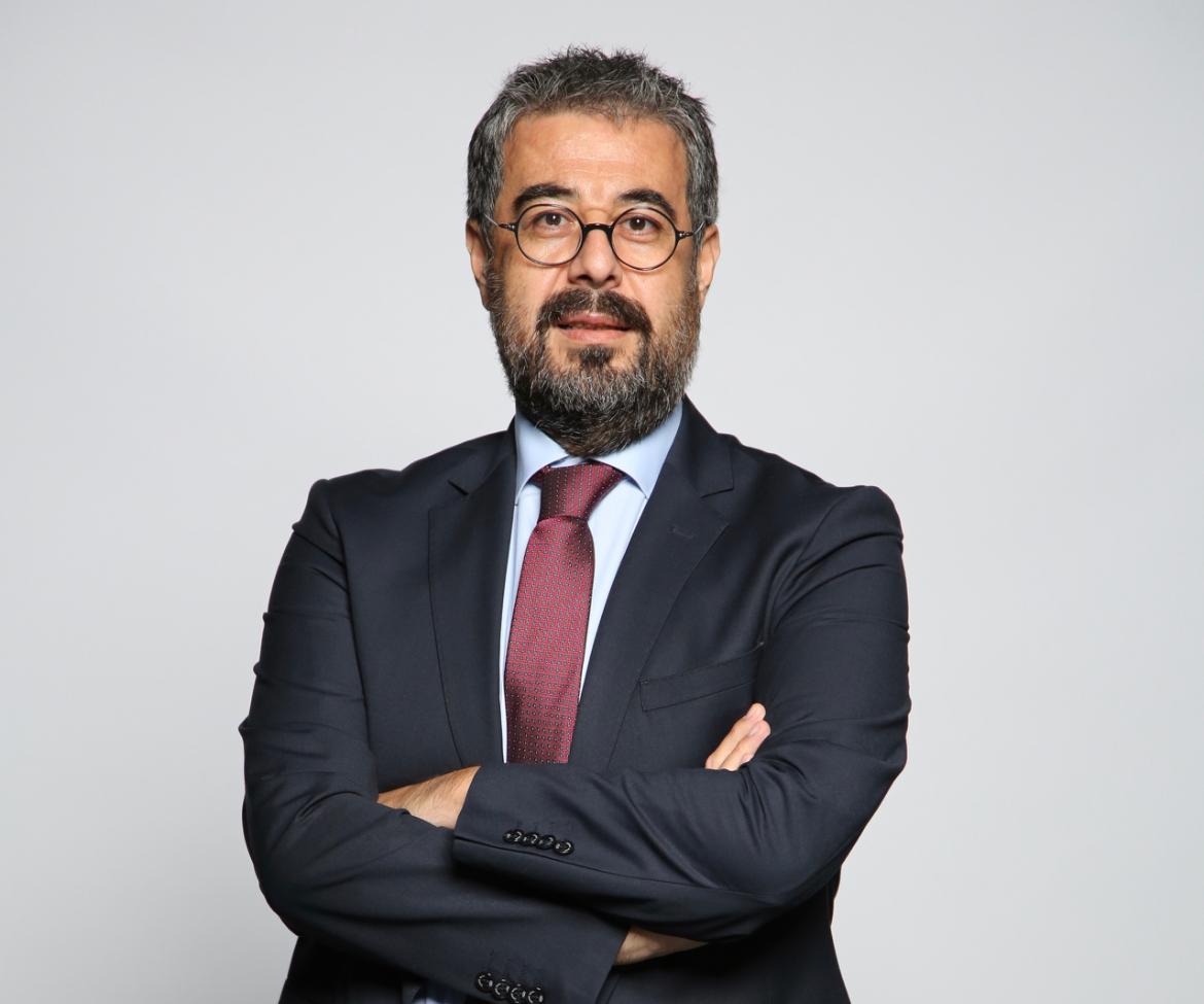 Turgay Türker yazar fotoğrafı