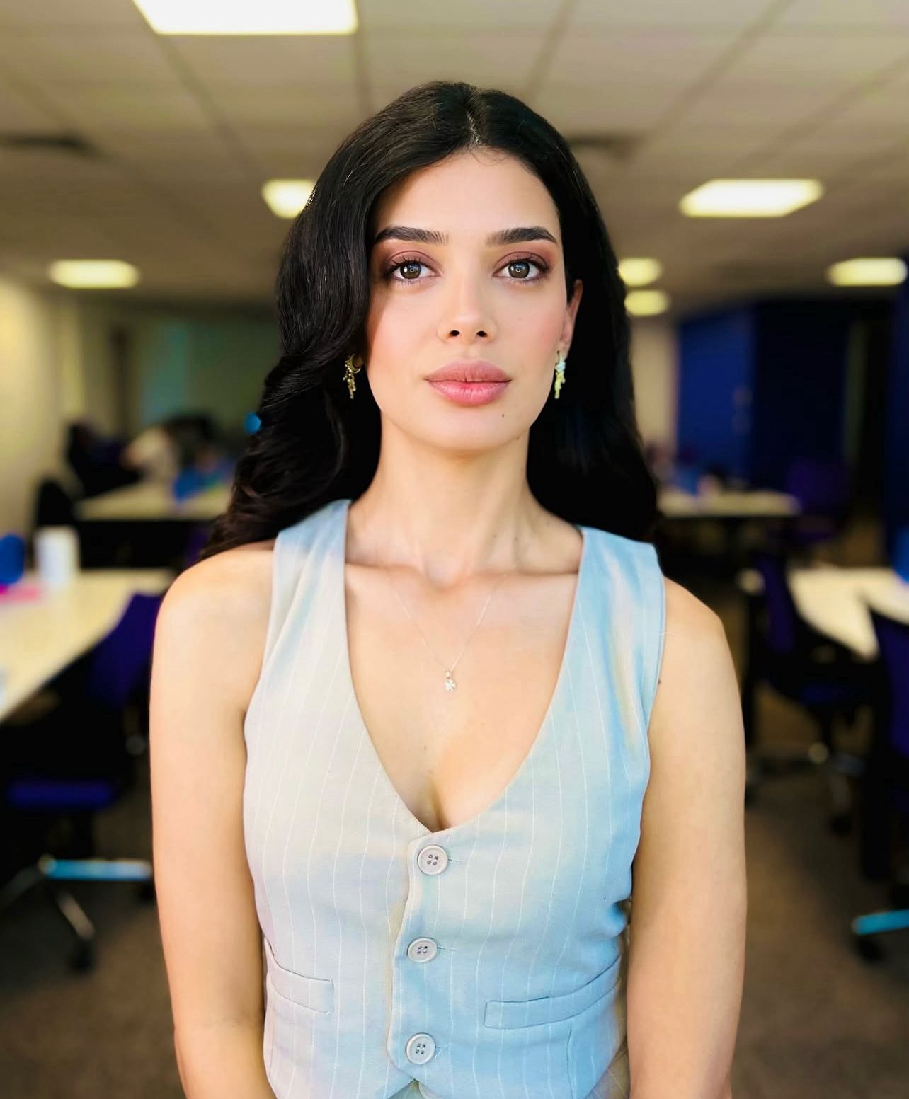 Ayşegül Çelebi yazar fotoğrafı