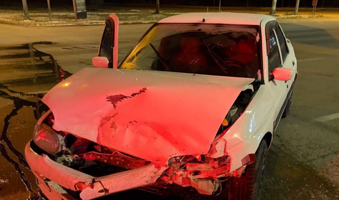 AFYONKARAHİSAR (AA) – Afyonkarahisar'da iki otomobilin çarpışması sonucu 4 kişi