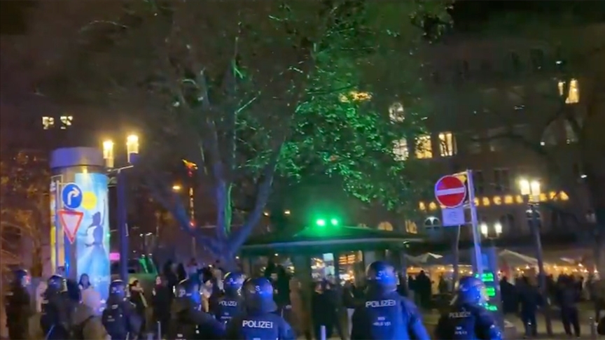 Almanya’nın Stuttgart ve Dortmund kentlerinde YPG/SDG yandaşlarının düzenlediği gösteriler şiddete