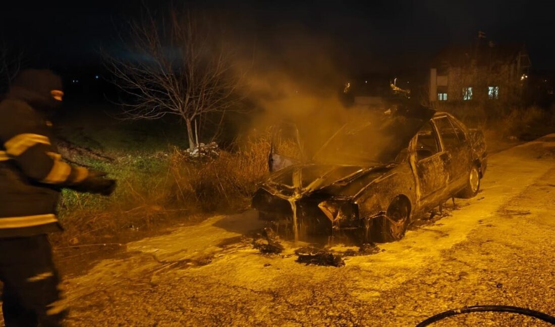 UŞAK (AA) – Uşak'ın Banaz ilçesinde seyir halindeyken yangın çıkan