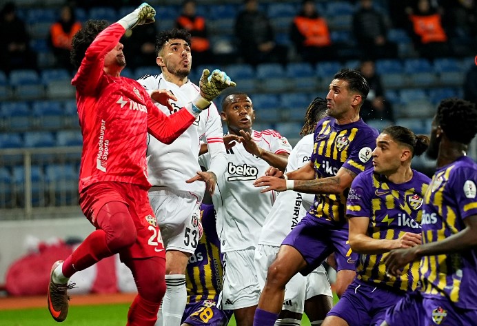 Süper Lig’in 19’uncu haftasında Beşiktaş, deplasmanda ikas Eyüpspor ile 2-2