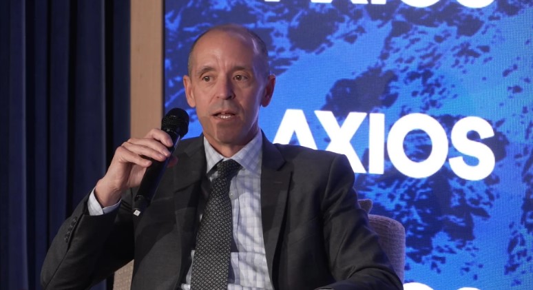 OpenAI'nin küresel ilişkiler sorumlusu Chris Lehane, Pazartesi günü Axios House Davos'ta